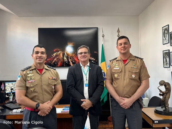 MIS RJ RECEBE A VISITA DE OFICIAIS DO CBMERJ